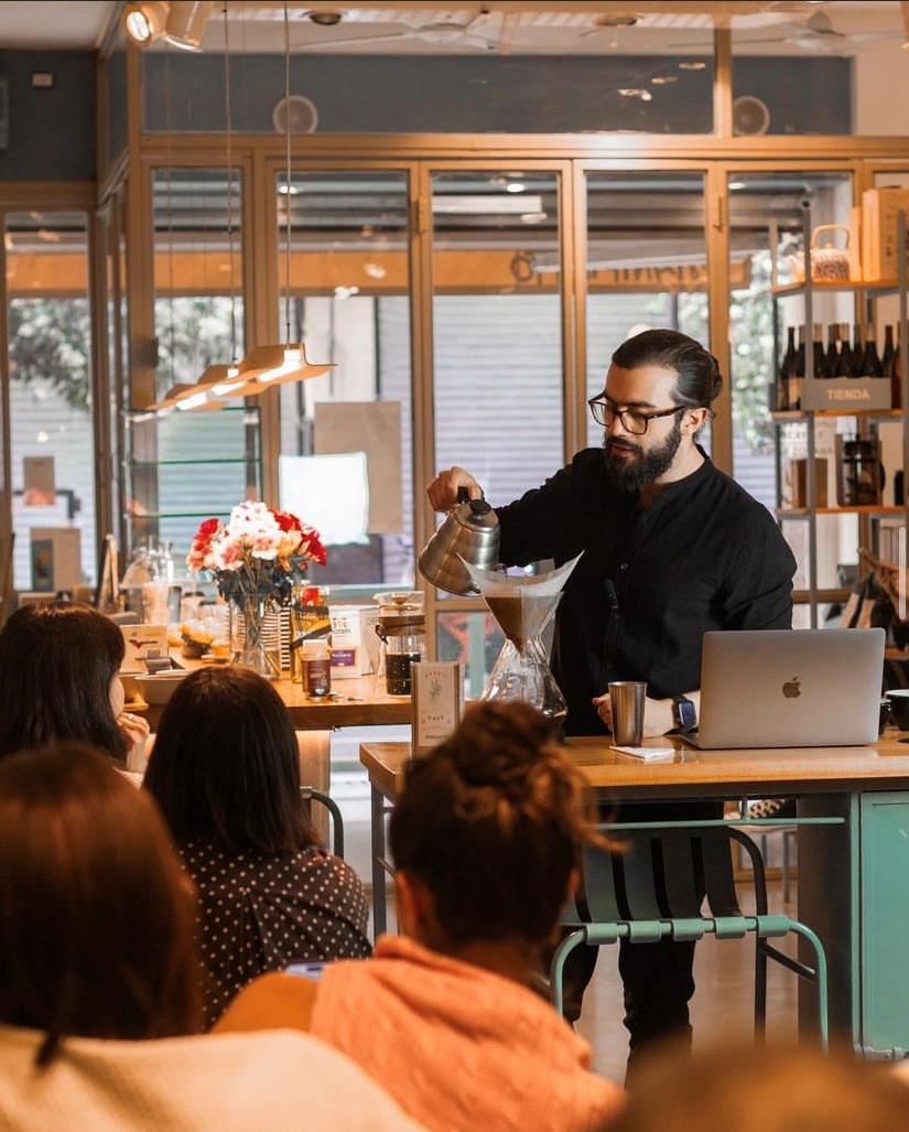 Cursos y Talleres en Manifiesto Café